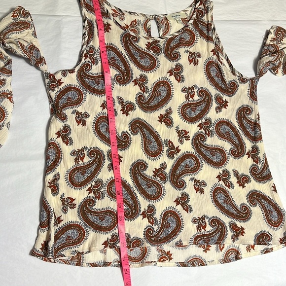 Hayden cold shoulder top size Small paisley - Picture 5 of 5